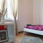 Rent a room of 190 m² in Milano