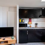 Rent 2 bedroom apartment of 55 m² in lisbon