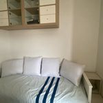 Rent 1 bedroom apartment of 8 m² in Versailles