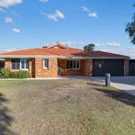 Rent 5 bedroom house of 200 m² in Perth