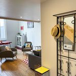 Rent 2 bedroom apartment of 76 m² in Bordeaux
