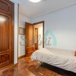 Alquilo 3 dormitorio apartamento de 105 m² en Oviedo