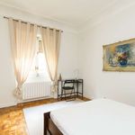 Rent a room of 180 m² in Madrid
