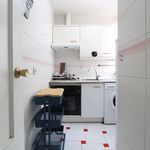 Rent 4 bedroom apartment of 50 m² in Madrid