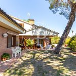 Rent 6 bedroom house of 318 m² in cugat