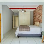 Rent 5 bedroom house of 1983 m² in Johannesburg