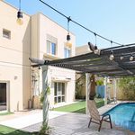 Rent 3 bedroom house of 539 m² in Dubai