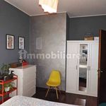 Rent 2 bedroom apartment of 45 m² in Rho