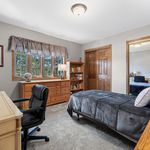 Rent 4 bedroom apartment of 252 m² in Brookfield
