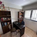 Rent 4 bedroom apartment of 82 m² in Caracas