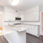Rent 3 bedroom apartment of 157 m² in Bronxville