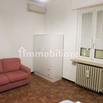 Affitto 2 camera appartamento di 69 m² in Pavia