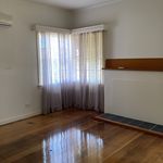Rent 2 bedroom house in Lakes Entrance