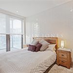 Rent 2 bedroom flat of 9276 m² in London