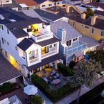 Rent 3 bedroom house of 194 m² in Corona Del Mar