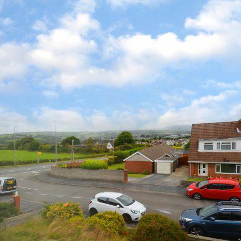 3 bedroom property to let in Cleviston Park, Llangennech, LLANELLI - £1,300 pcm Cae-gors