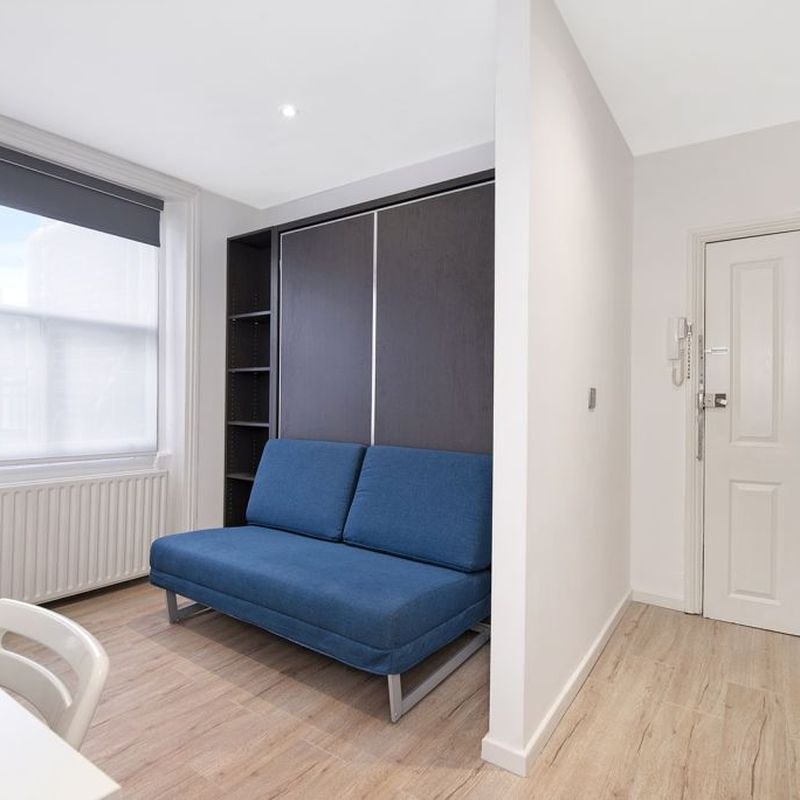 Cute and stylish studio near Hyde Park and Queensway (Has an Apartment) Lowestoft