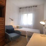 Rent a room of 100 m² in Madrid