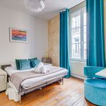 Rent 2 bedroom apartment of 646 m² in Bordeaux