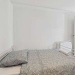 Rent 4 bedroom apartment of 45 m² in Paris