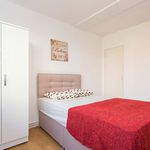 Rent a room of 88 m² in london