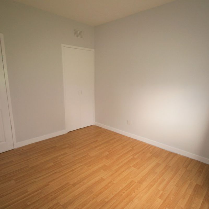 gantock crescent, freshly painted 2 bedroom unfurnished apartment, cranhill