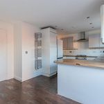 Rent 3 bedroom apartment in Caerdydd