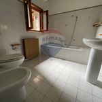 Affitto 6 camera casa di 100 m² in Bagni di Lucca