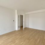 Rent 3 bedroom apartment of 70 m² in Suresnes