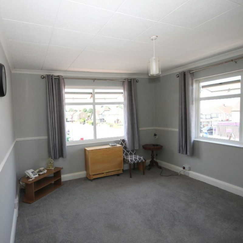 Flat to rent on Dunstable Road Luton,  LU4 Chaul End