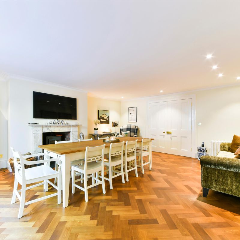 house for rent at house Lonsdale Square, London, N1 Islington
