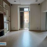 Affitto 5 camera appartamento di 150 m² in Napoli