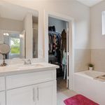 Rent 5 bedroom apartment of 194 m² in Houston