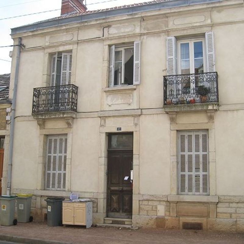 Dijon Place Wilson - Parc De La Colombiere - Location appartement 1 pièce  - 14m2 - 308 € CC  - Réf: 181752 - Immobiliere Saint-Michel