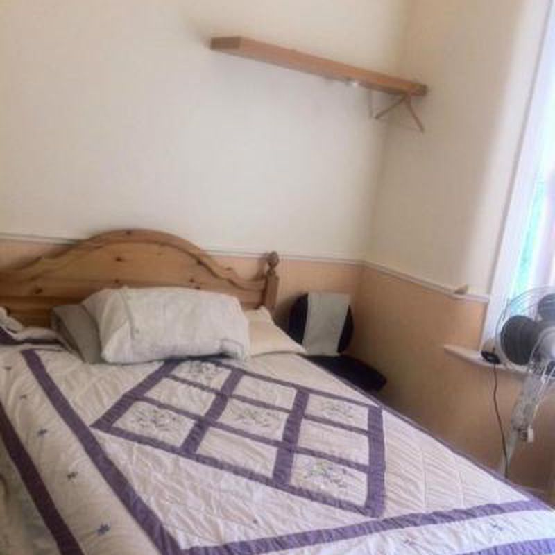 Room in a 5 Bedroom Apartment, Wortley Rd, London  E6 1AY Upton