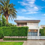 Rent 5 bedroom apartment of 421 m² in Los Angeles