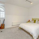 Rent 5 bedroom house in Teddington