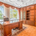 Rent 4 bedroom apartment of 150 m² in Číhošť