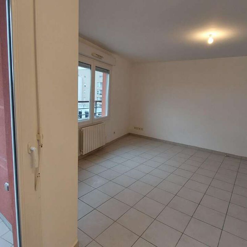 Location appartement 4 pièces 76 m² Meyzieu (69330)