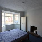 Rent 4 bedroom house in  Milton Road - Polygon