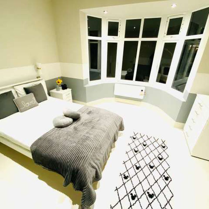 Room for rent in 5-bedroom house in Lewisham, London Southend
