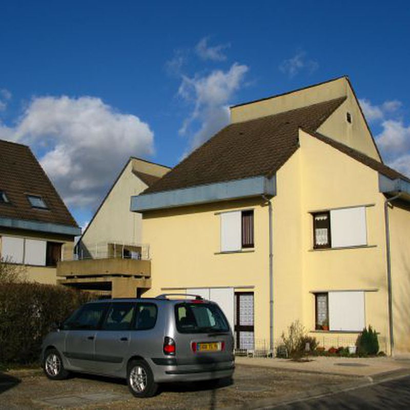 Location / Appartement Type 5 à MEHUN SUR YEVRE Mehun-sur-Yèvre