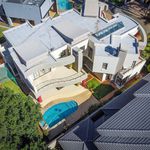 Rent 4 bedroom house of 840 m² in Johannesburg