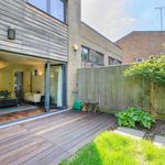 Rent 4 bedroom house of 136 m² in London