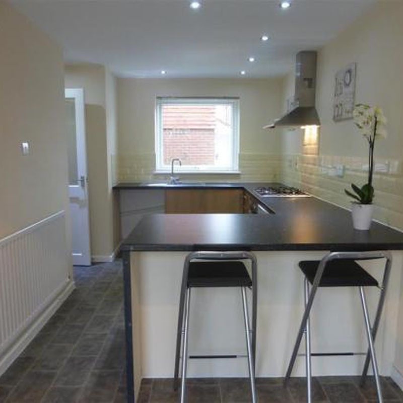 2 bedroom property to let in Sandhurst Close, Redditch - £950 pcm Beoley