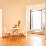 Rent a room of 196 m² in Barcelona