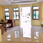 Rent 3 bedroom house of 195 m² in Khlong Toei Nuea