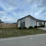 Rent 3 bedroom house in Papamoa