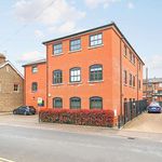 Rent 2 bedroom apartment in Epping