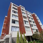 Rent 1 bedroom apartment of 39 m² in Rondebosch, Cape Town